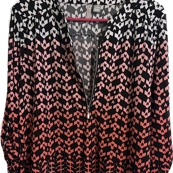 WTB4. NWOT Mixed Print Blouse | 1X - Picture 7 of 9